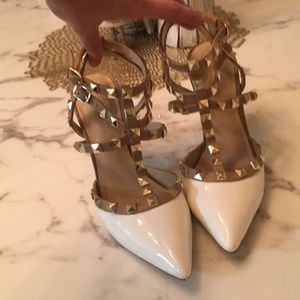 BCBG white and tan studded pumps